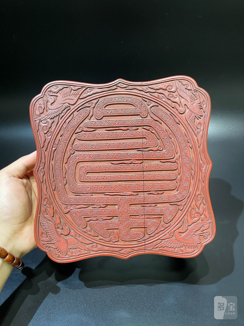 明嘉靖 剔红云鹤团寿纹方几式佛台 - 图5